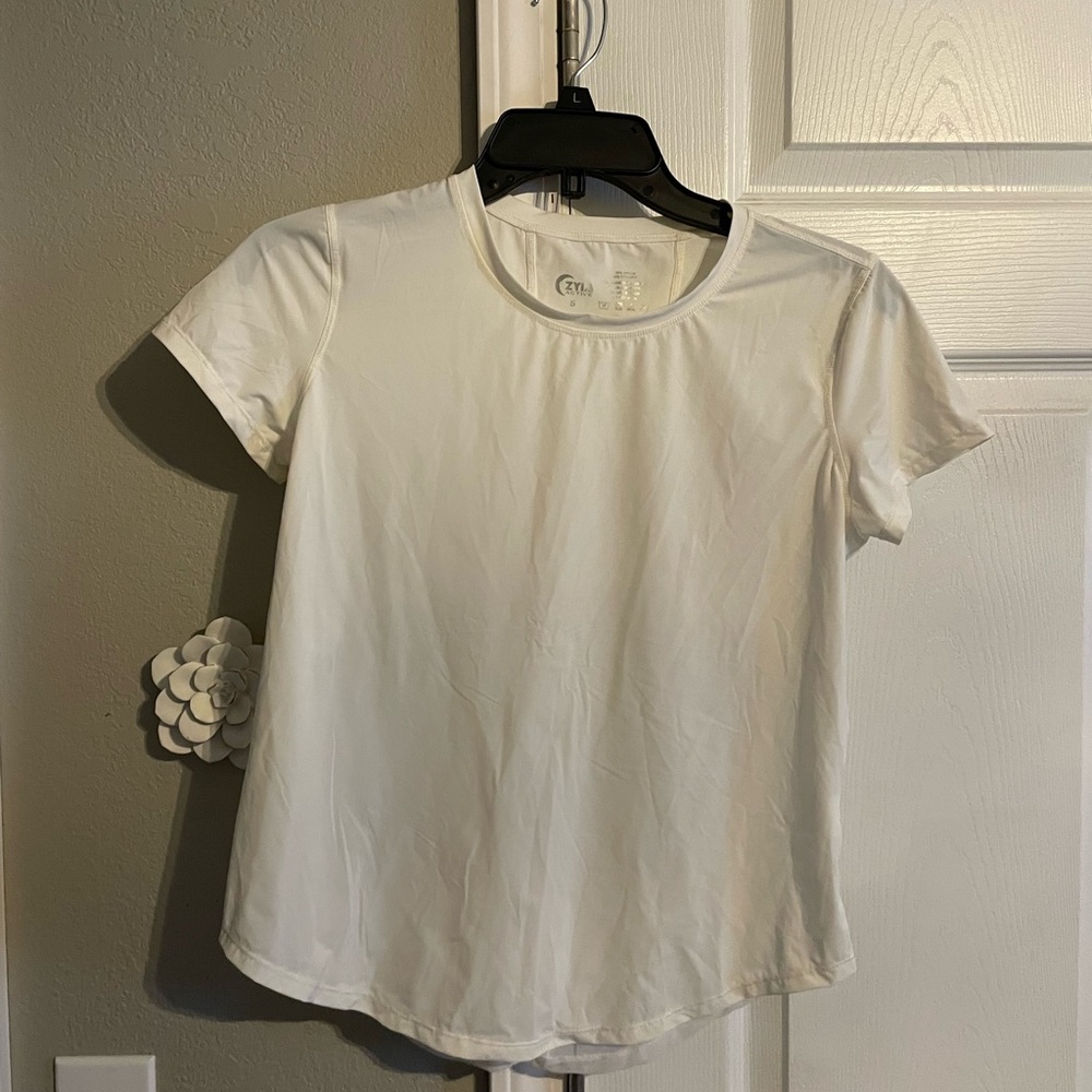 Zyia Active Classic White Women's Top